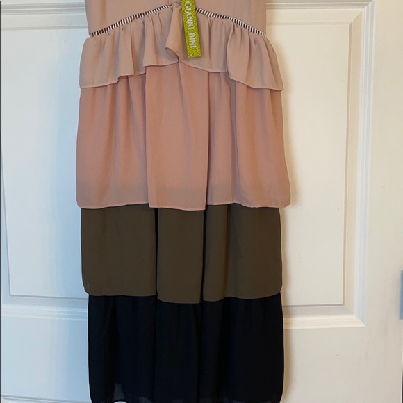 🆕 Dress - Picture 3 of 6